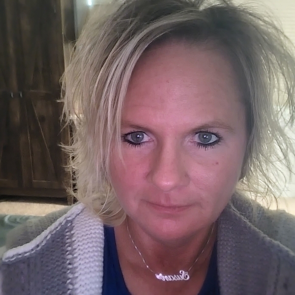 Meet your Posher, Susan - Picture 2 of 2